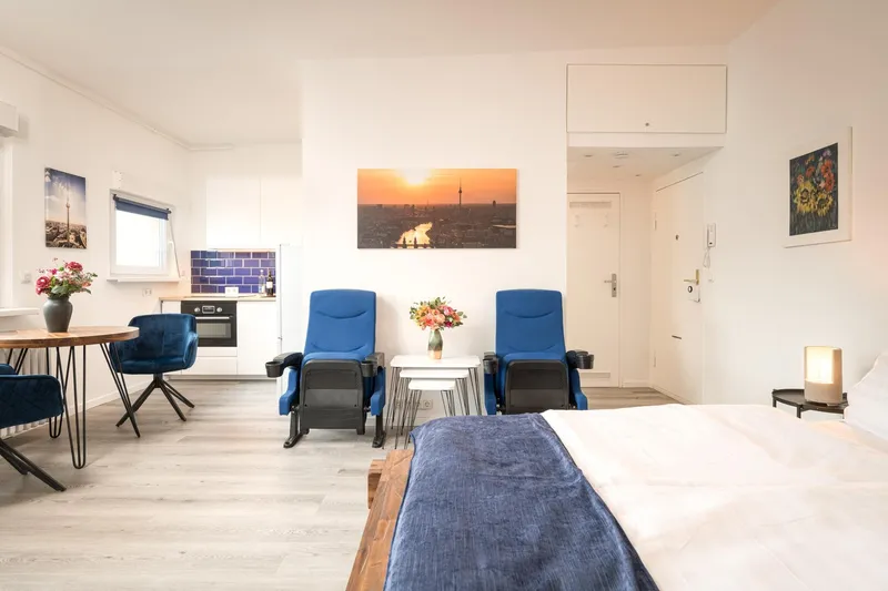 Premium City Apartment am S-Bhf. Hohenzollerndamm / befristet bis 30.4.27/ — photo 1